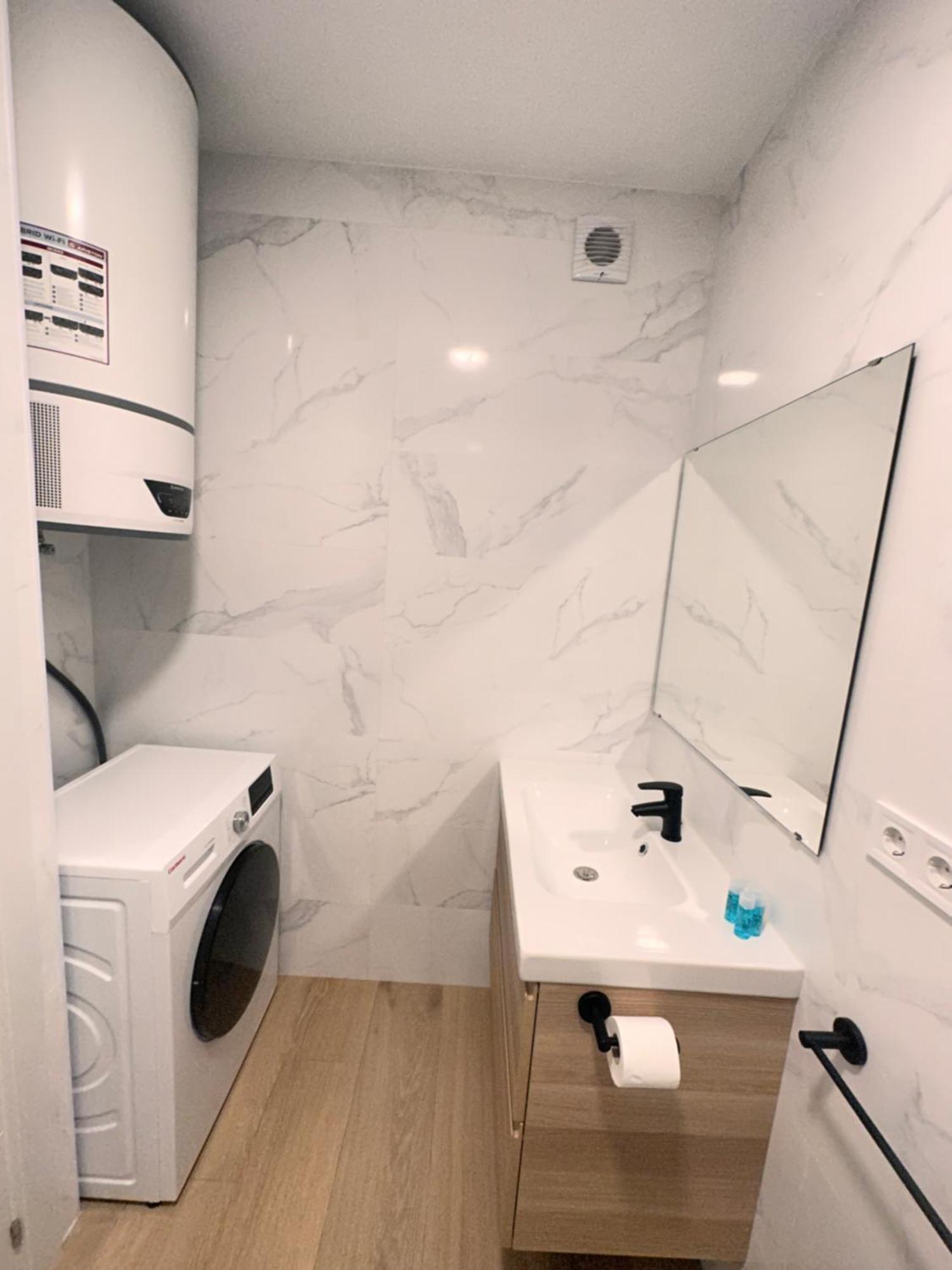 Artes Y Oficios Apartaments Ab Walencja Zewnętrze zdjęcie